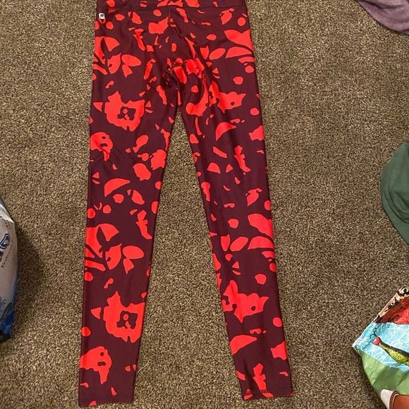 Fabletics Red Leggings Size Small - Picture 4 of 6